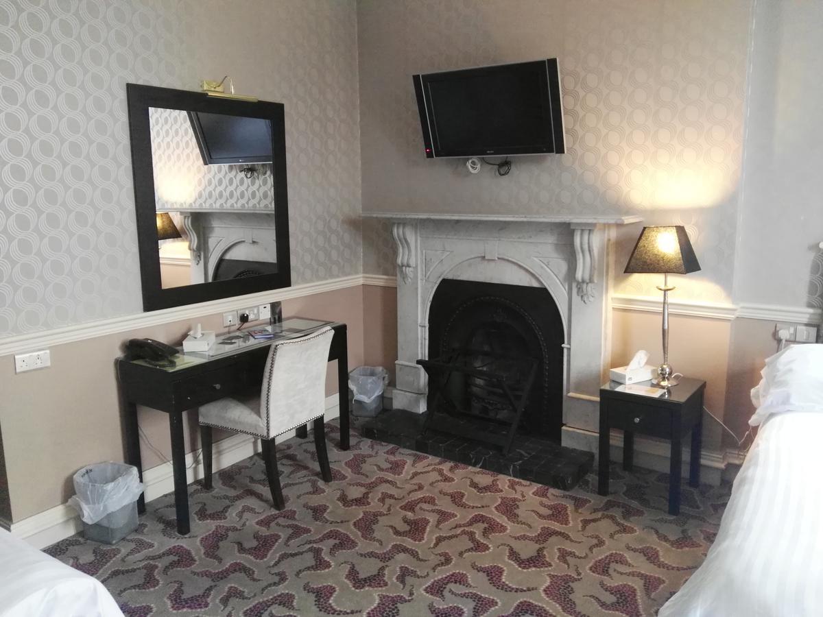 Naas Court Hotel エクステリア 写真