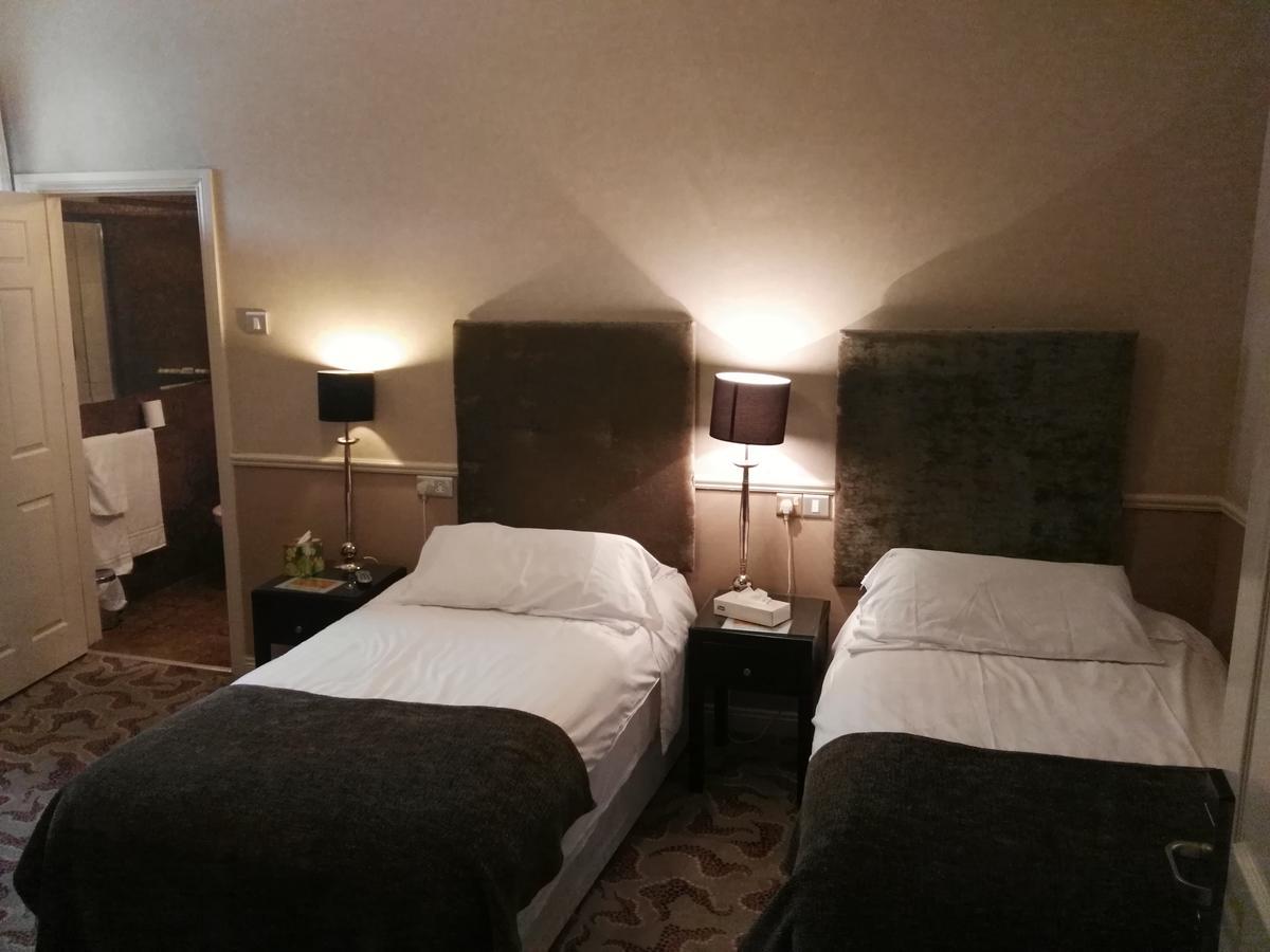 Naas Court Hotel エクステリア 写真