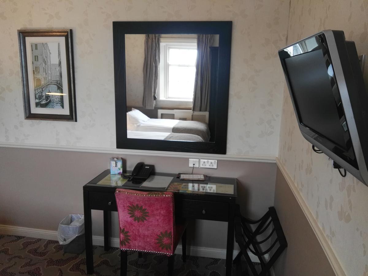 Naas Court Hotel エクステリア 写真