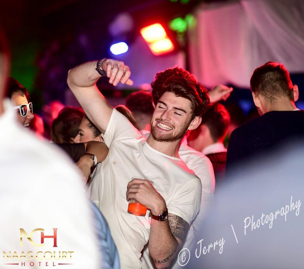 Naas Court Hotel エクステリア 写真